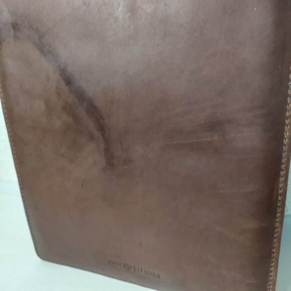 Portland Leather- Elegant Brown Leather Laptop Sleeve - Picture 5 of 10